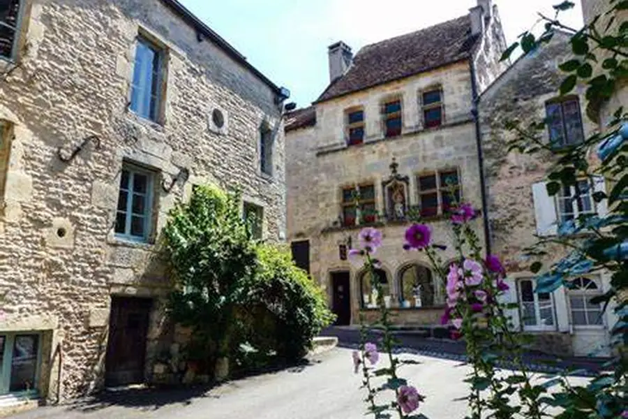 village de Flavigny-sur-Ozerain (21)