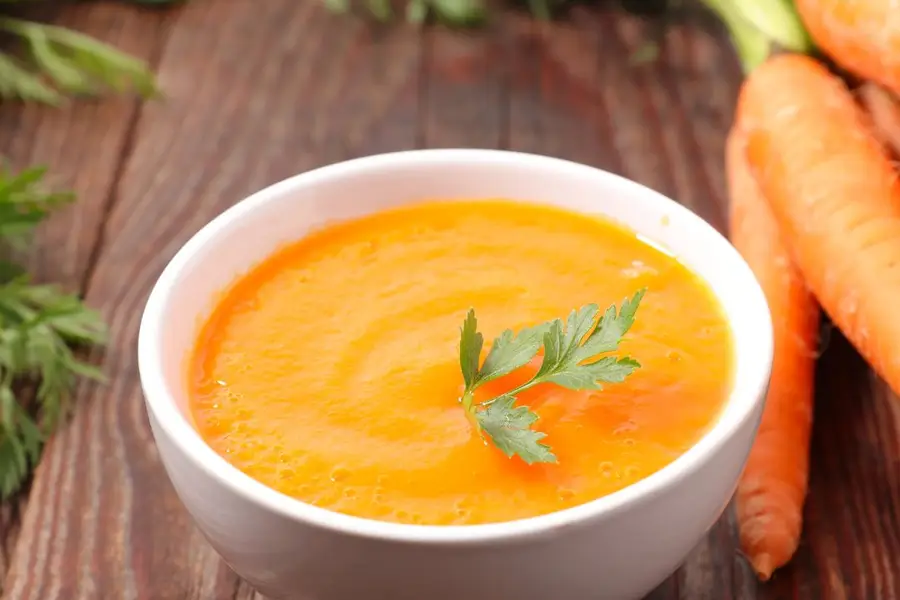 Soupe de fanes de carottes