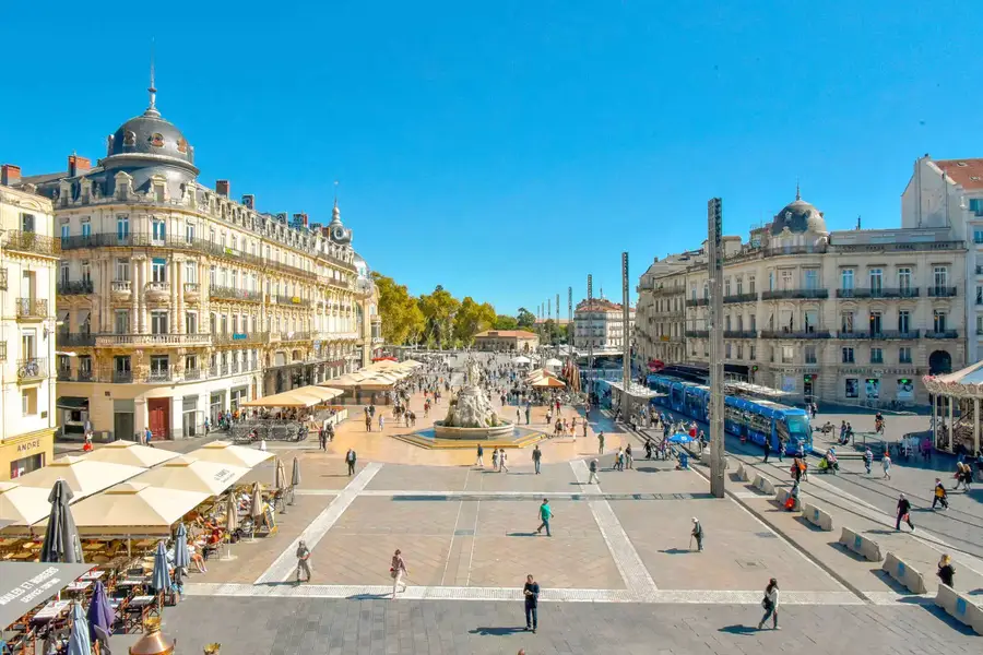 Visite de la ville, sortie au restaurant et concert à Montpellier (34)