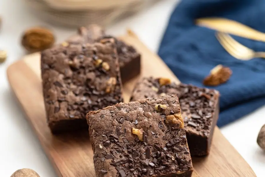 BROWNIES AU CHOCOLAT  ET AUX NOIX