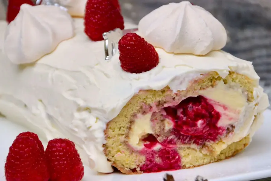 Bûchettes au chocolat blanc meringué citron framboise